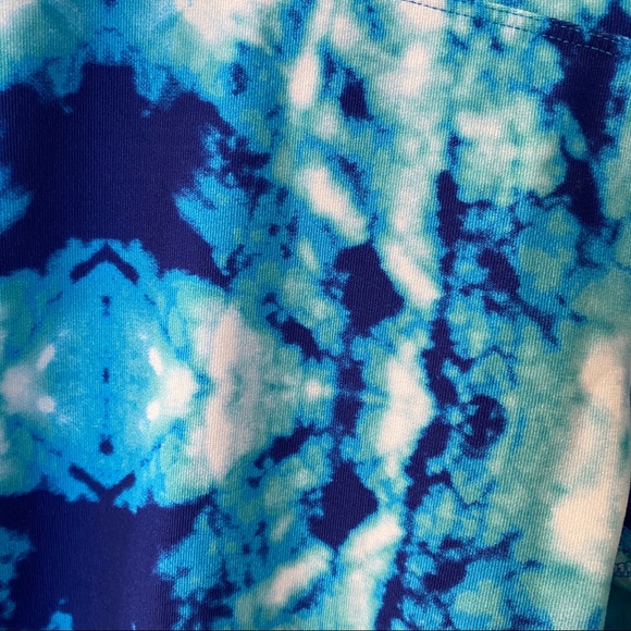 Tie Dye Blue and White 3/4 length leggings - Picture 6 of 6